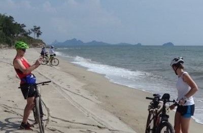 Barry Murphy Cycling on the  tour with redspokes